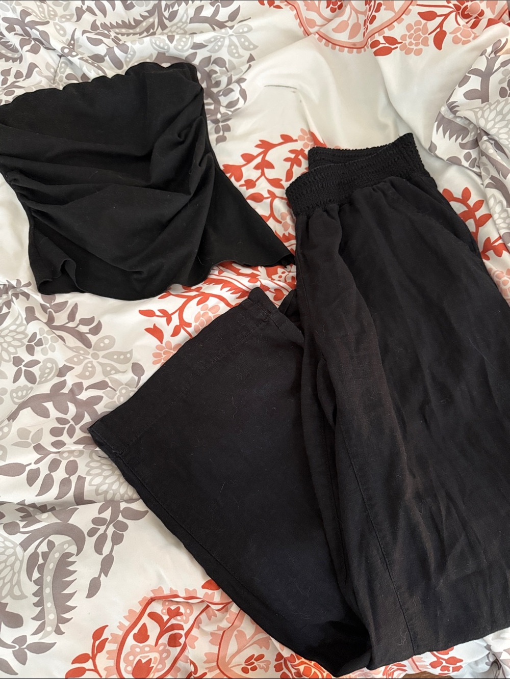 Black Wide-Leg Elastic Waist Pants with matching black tube top
